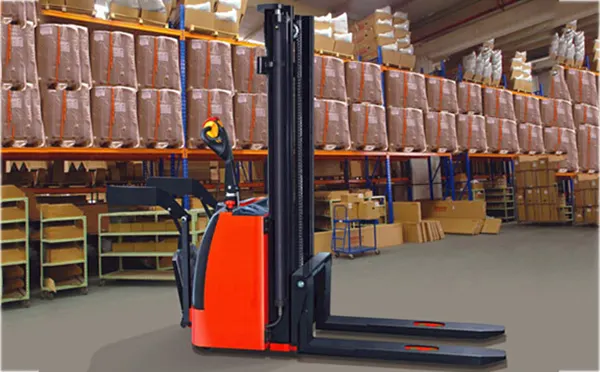 How to refill the battery of electric stacker