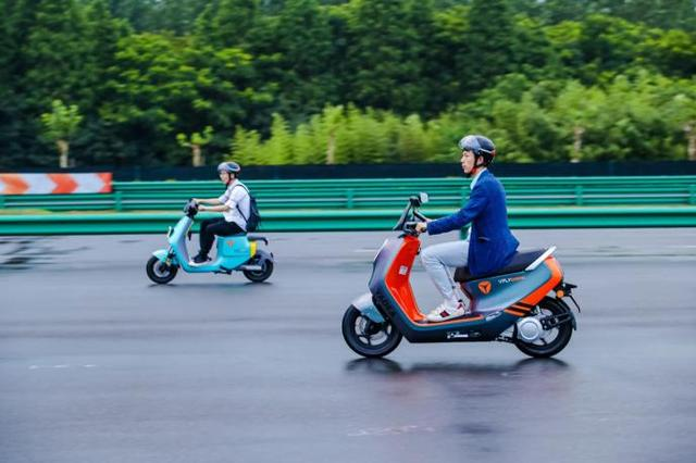 预防电动车电池自行放电的三个小妙招